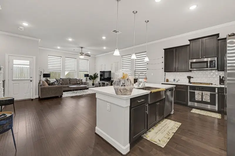 1913 Kirby Landing Drive, Houston, TX 77051 - #3