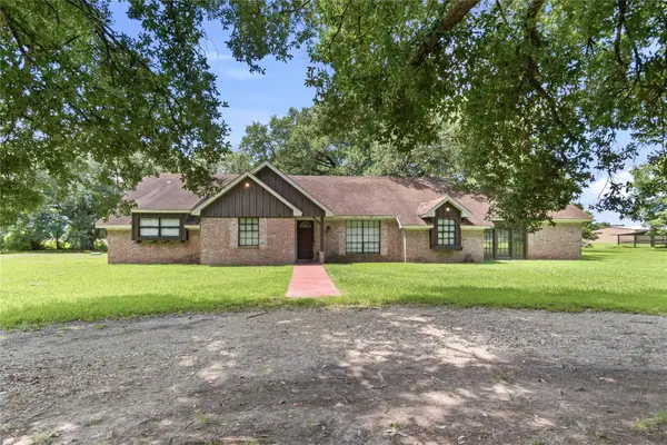 40 Taylor Lane, Dayton, TX 77535