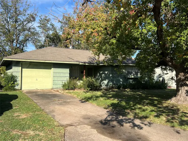6410 Thornwall Street, Houston, TX 77092