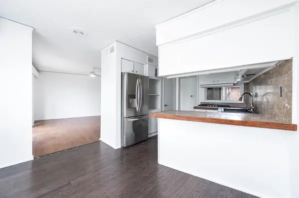 8211 Katy Freeway #10, Houston, TX 77024