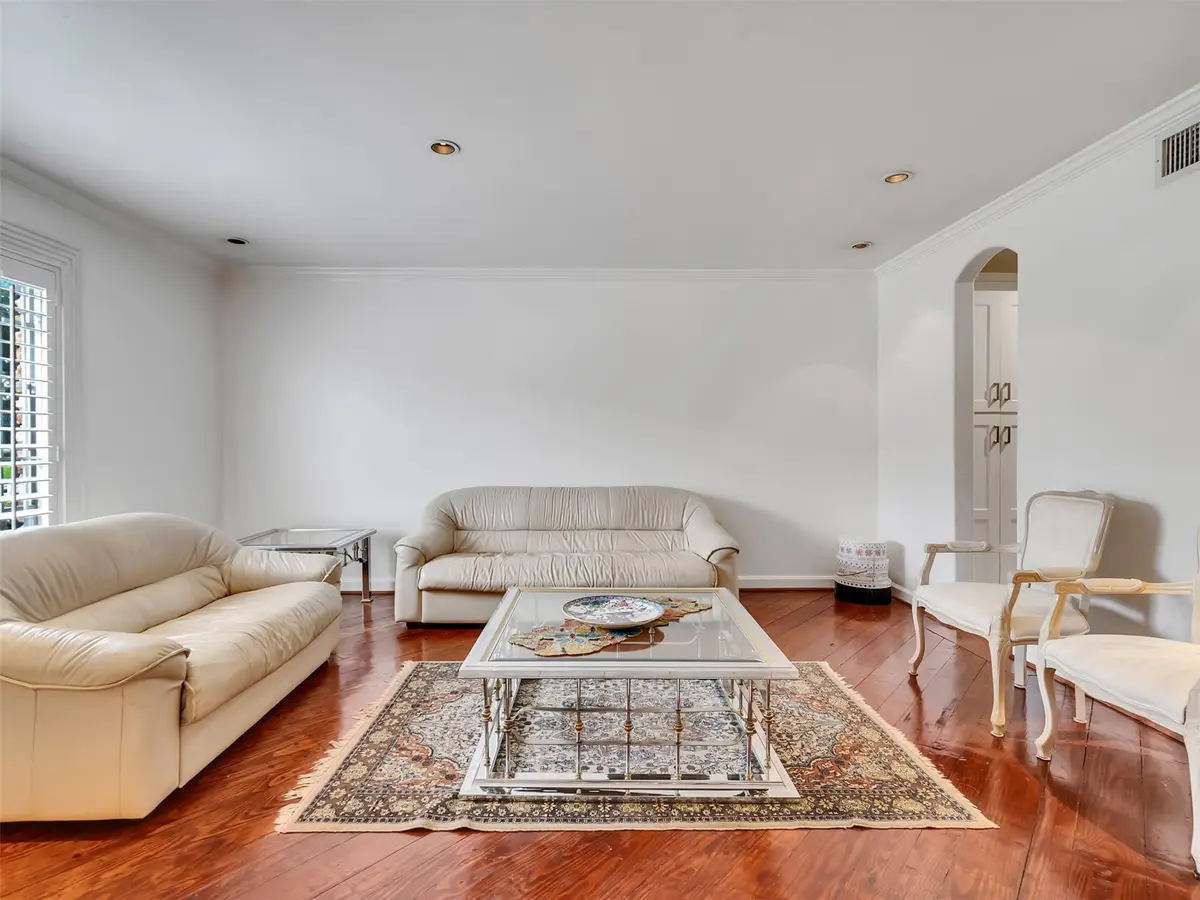 2121 Fountain View Drive #H1, Houston, TX 77057 - #1