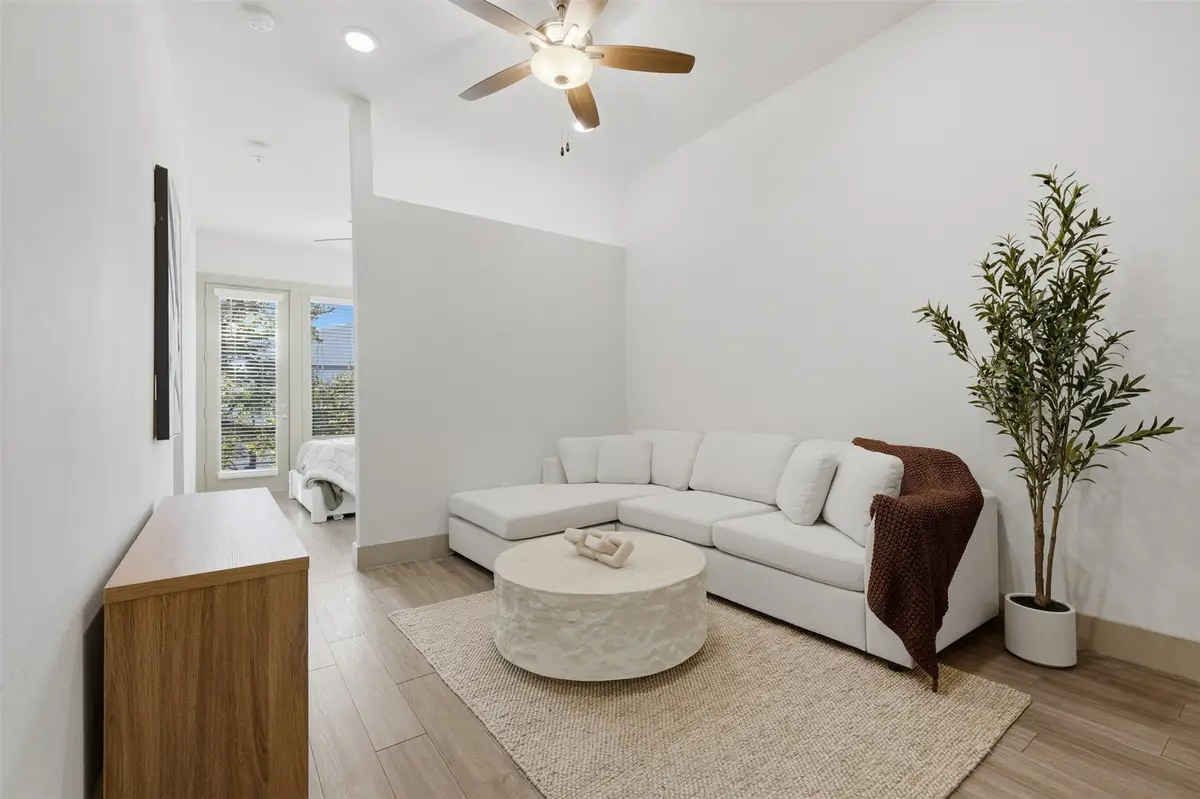 4509 Mount Vernon Street #7, Houston, TX 77006 - Image #1