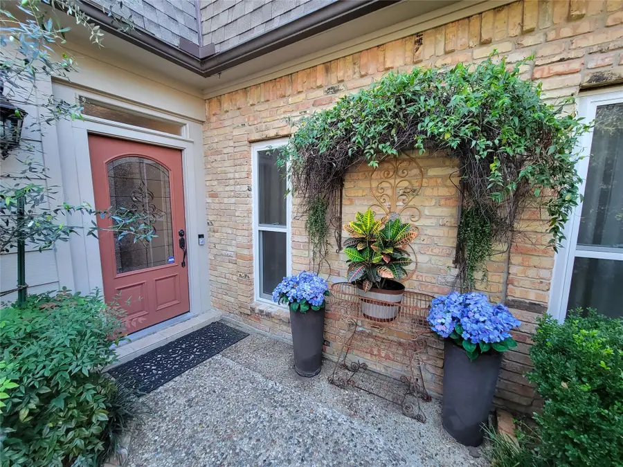 709 Palmer Drive, Conroe, TX 77302 - Image #2