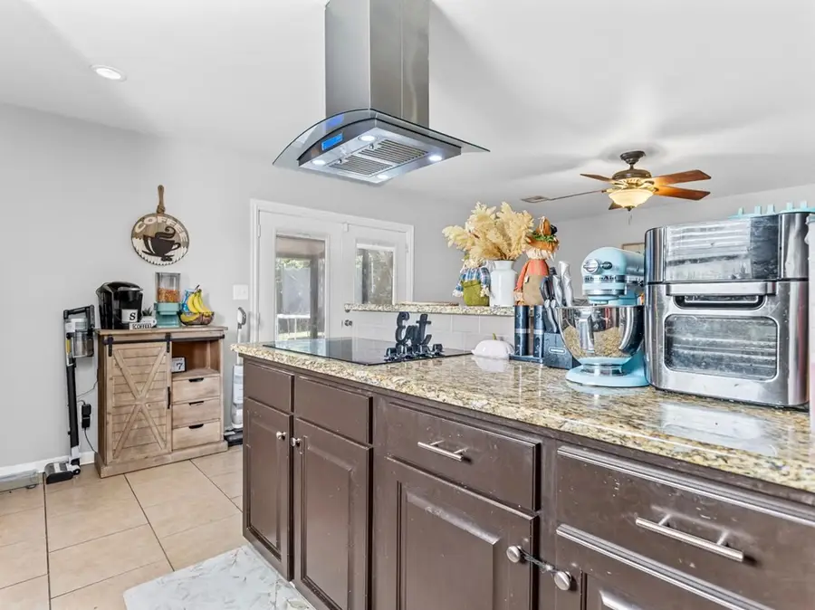 4009 Rice Avenue, Bay City, TX 77414 - #2