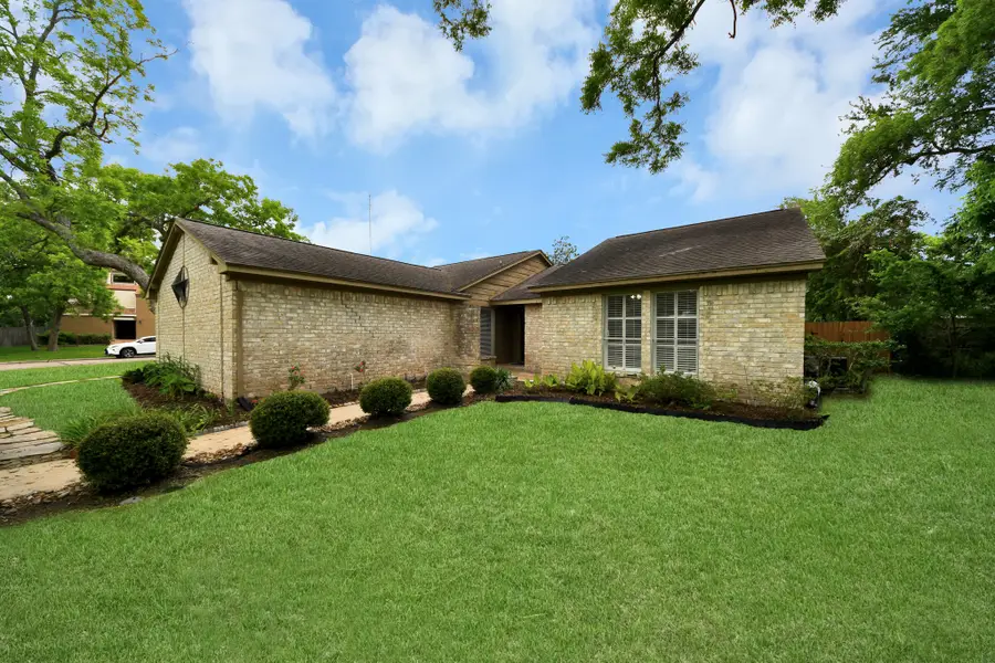 2207 S Belmont Drive, Richmond, TX 77469 - #2