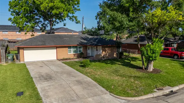 9109 Lugary Drive, Houston, TX 77074