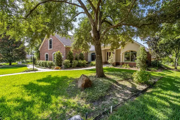 110 April Waters Drive W, Conroe, TX 77356