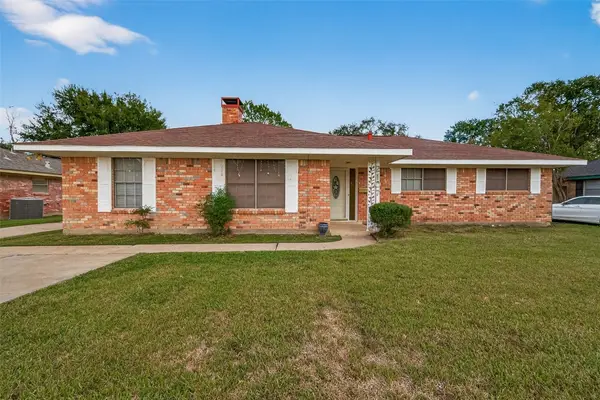2107 Old Alvin Road, Pearland, TX 77581