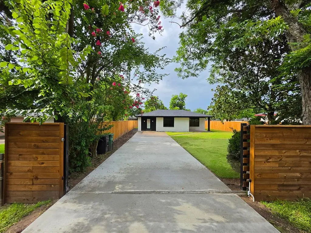 906 Dewalt Street, Houston, TX 77088 - #1