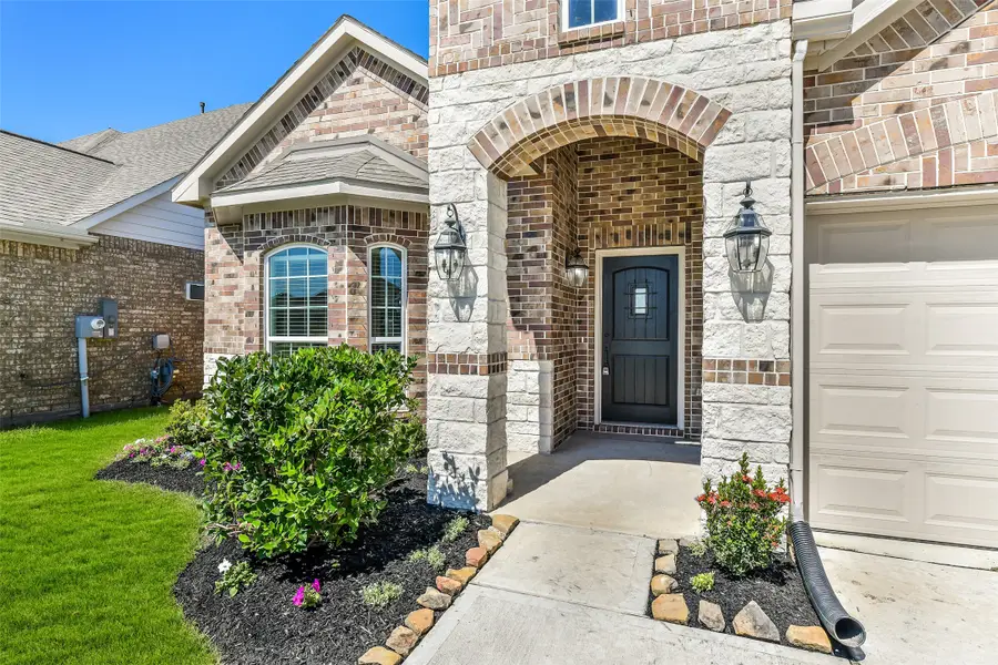 2413 Village Azalea Drive, Texas City, TX 77568 - Image #2