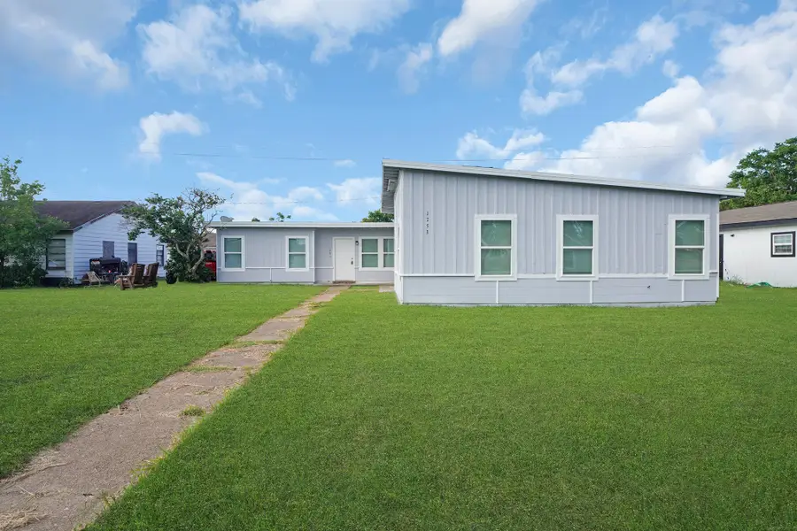 1753 W 6th St Street, Freeport, TX 77541 - Image #2