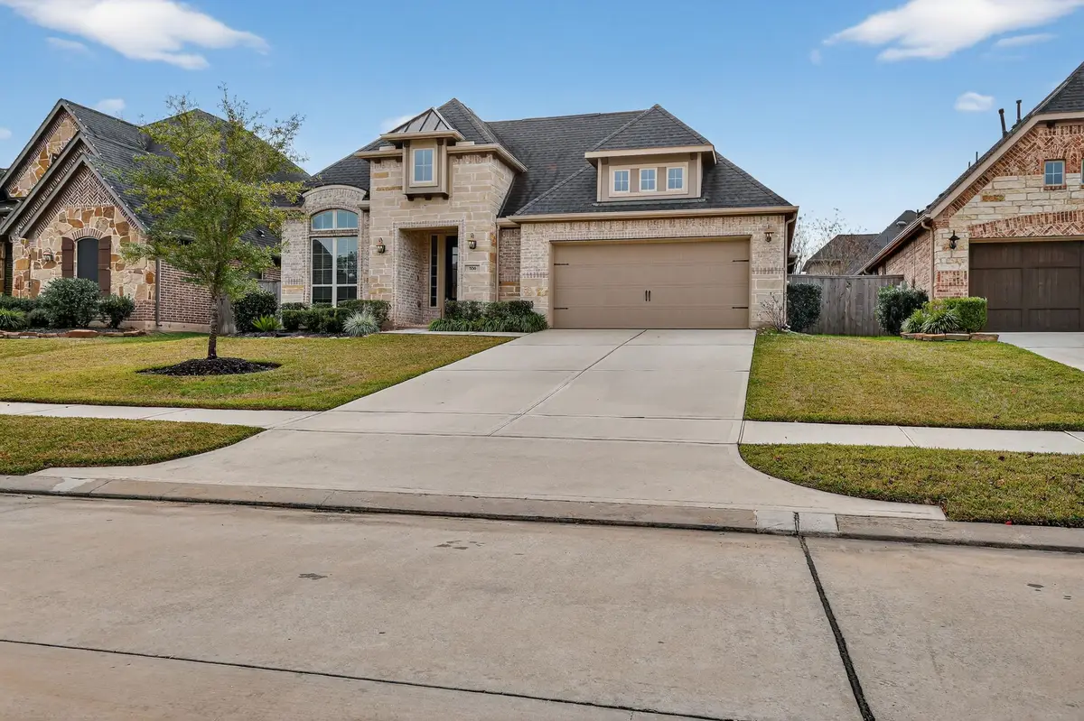 506 Blossom Cove Court, Pinehurst, TX 77362 - #1