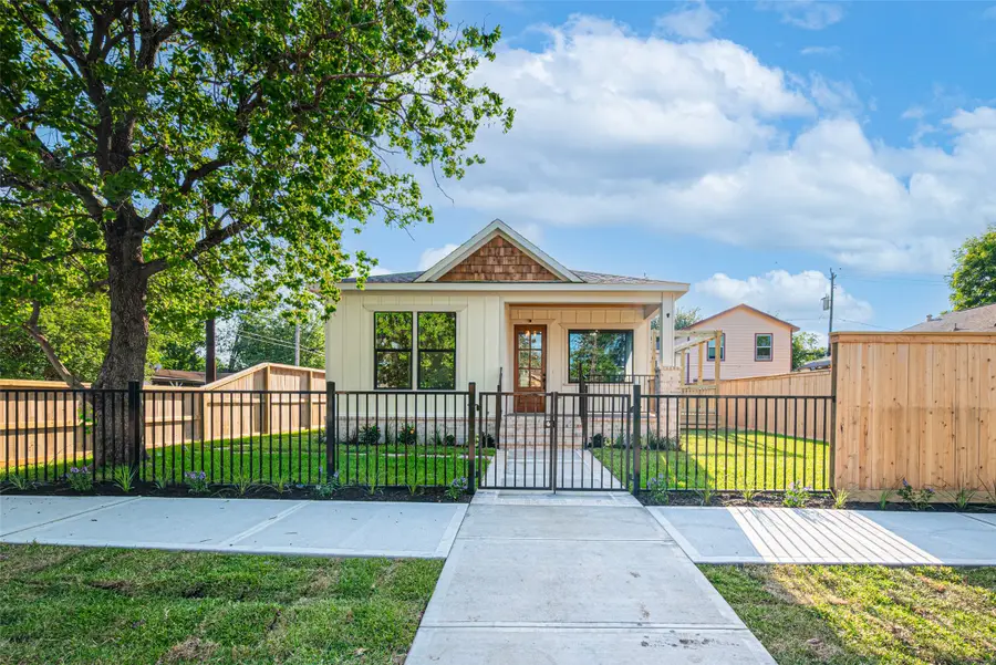 301 Vincent Street, Houston, TX 77009 - #2