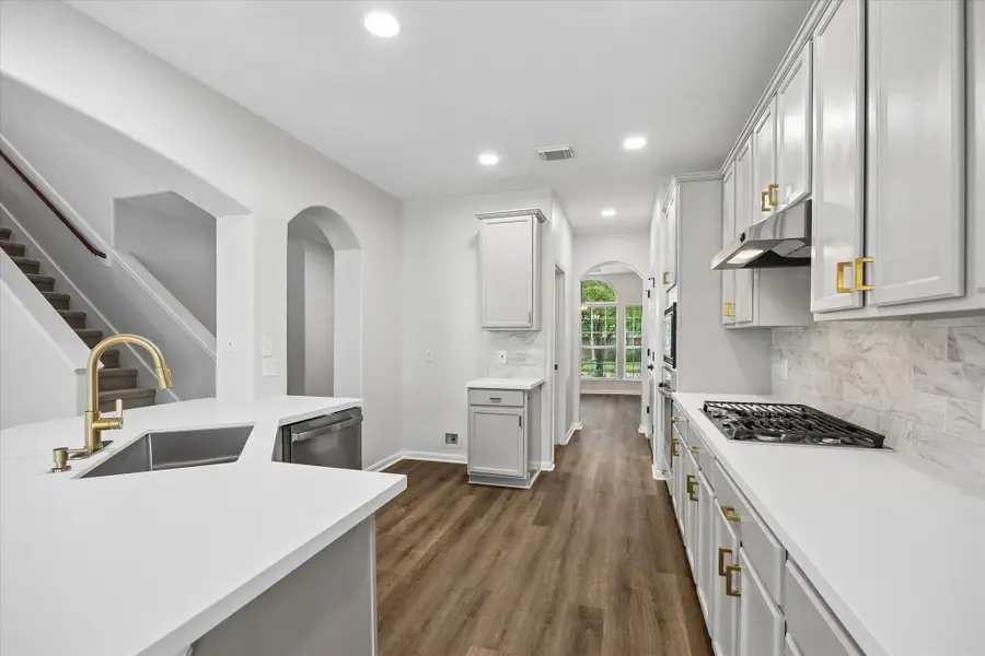9127 Stoneleigh Drive, Sugar Land, TX 77479 - #2