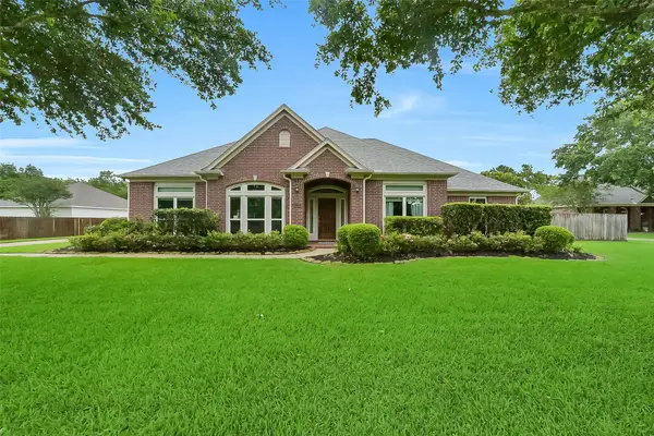 205 Trail Bend Lane, Friendswood, TX 77546