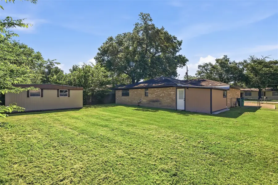 108 W Viser Street, Madisonville, TX 77864 - #3