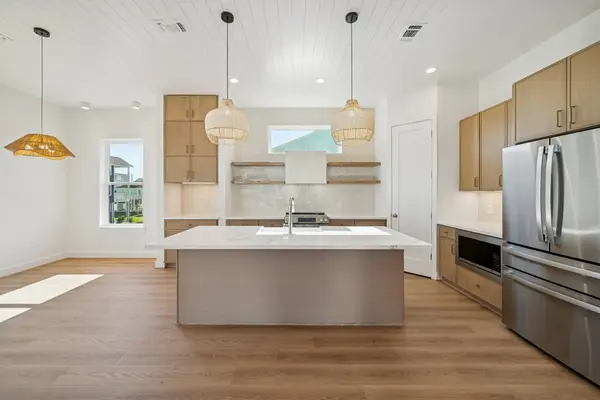 3930 Mendocino, Galveston, TX 77554