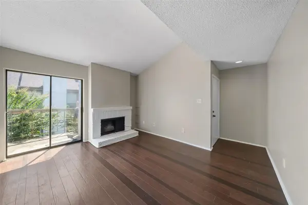 10053 Westpark Drive #298, Houston, TX 77042