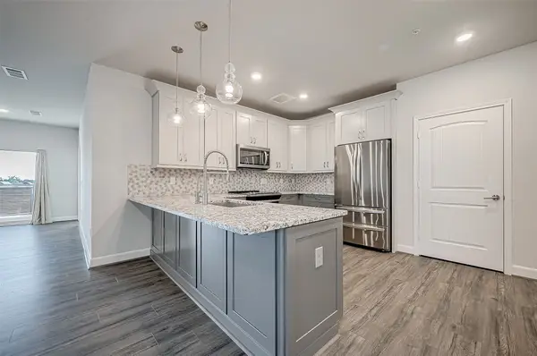 6804 Westview Drive #1402, Houston, TX 77055