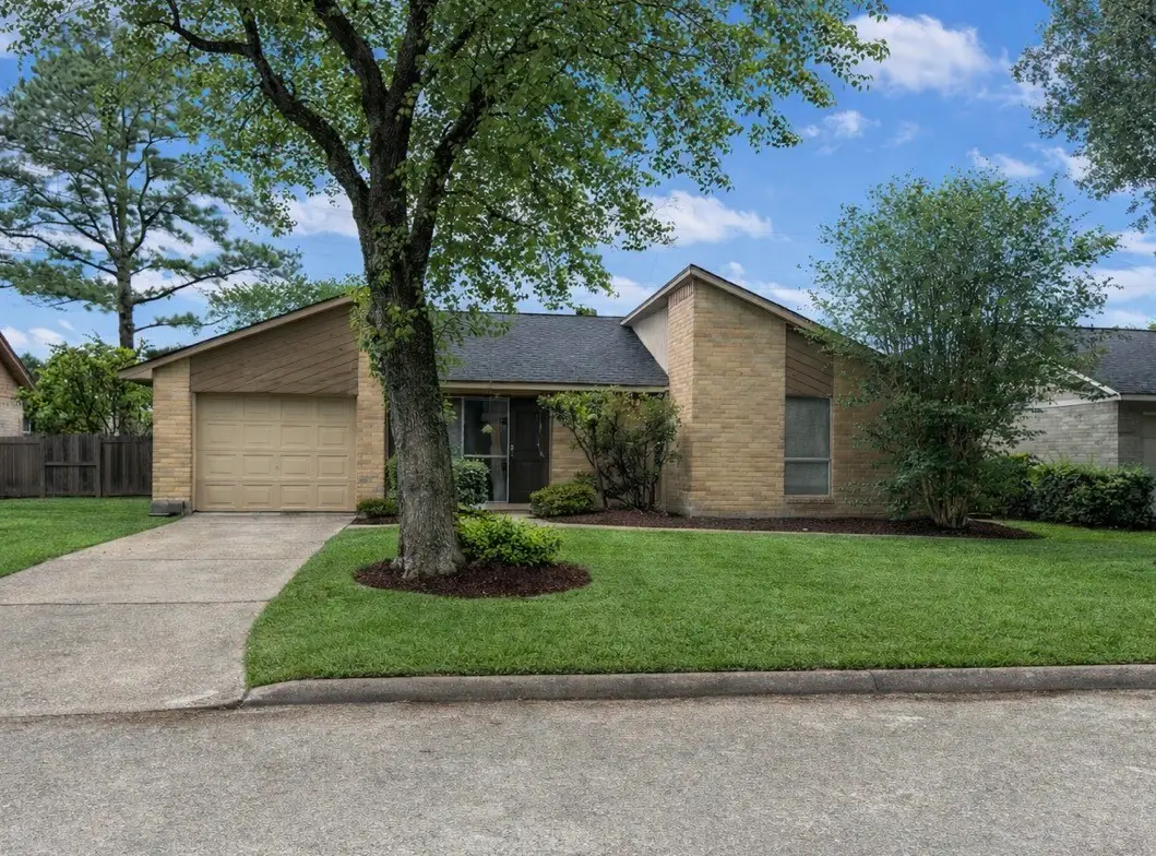 2718 S Brompton, Pearland, TX 77584 - #1