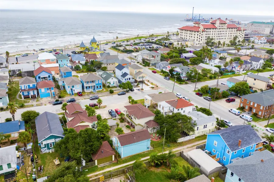 1820 Avenue O 1/2, Galveston, TX 77550 - #2