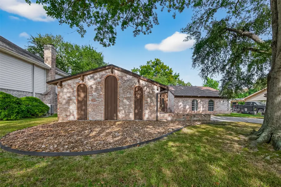 4215 Long Grove Drive, Seabrook, TX 77586 - Image #2