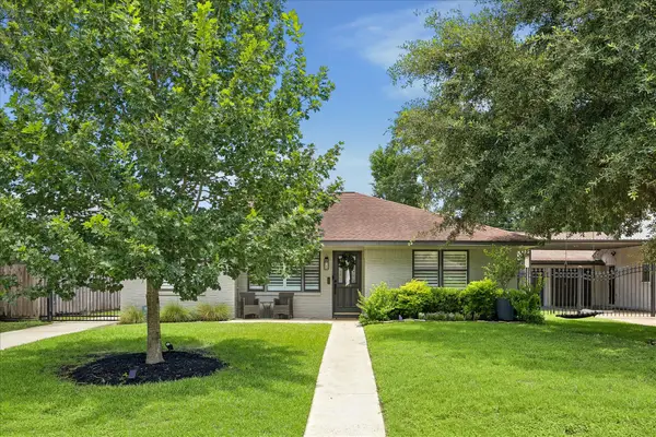 2034 De Milo Drive, Houston, TX 77018