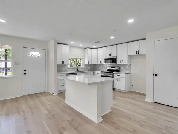 215 Sparkling Water Drive, Huffman, TX 77336