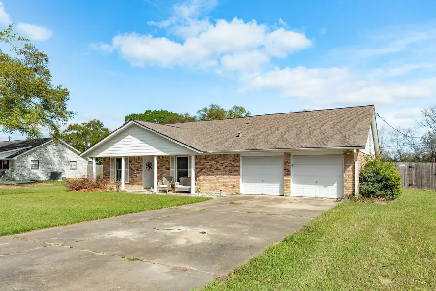 1100 Western Avenue, Angleton, TX 77515 - #2