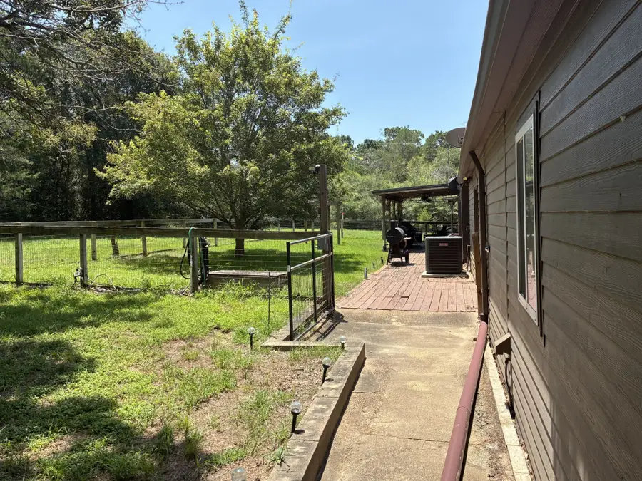 1052 Briar Crest Drive, New Ulm, TX 78950 - #2