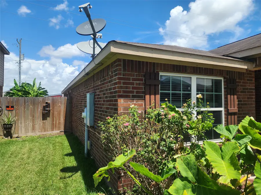 338 Apache Field Lane, La Marque, TX 77568 - #3