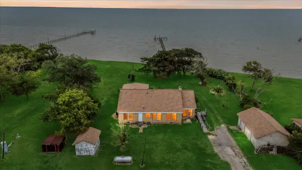 11910 Cedar Gully Road, Beach City, TX 77523