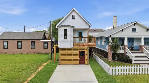 2622 Avenue M 1/2, Galveston, TX 77550