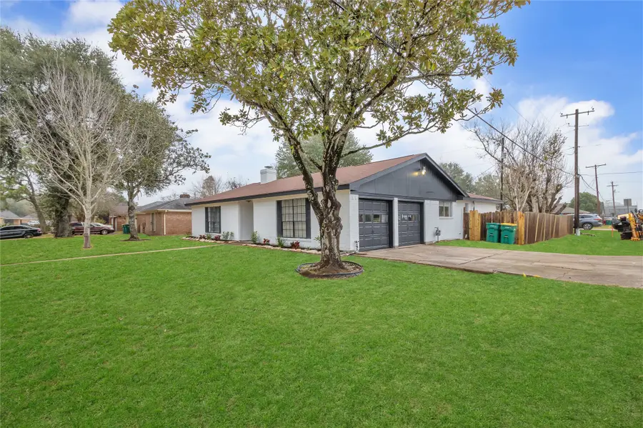 1 S Heights Street, La Marque, TX 77568 - #3