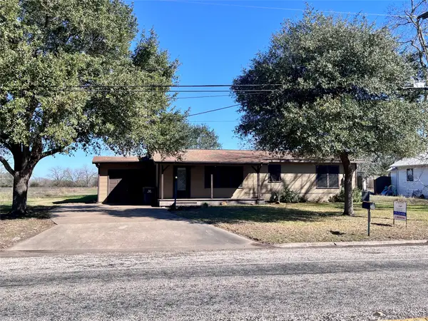 1004 N Center Street, Weimar, TX 78962