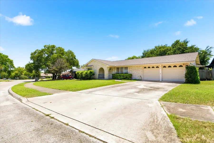 610 Amistad Boulevard, Universal City, TX 78148 - #3