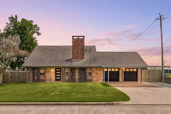 222 W Vaughn Lane, Deer Park, TX 77536