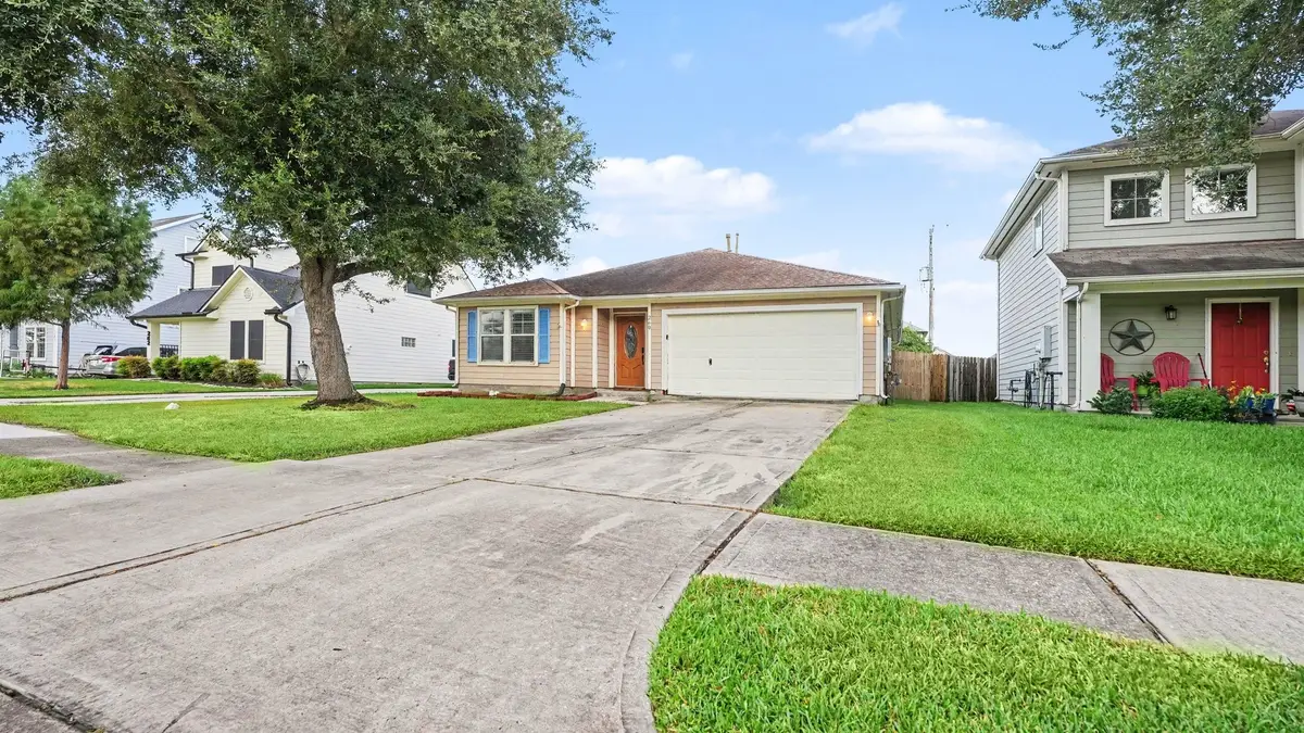 260 Rolling Brook Drive, Dickinson, TX 77539 - #1