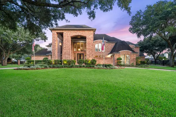 3 Regent Court, Sugar Land, TX 77478