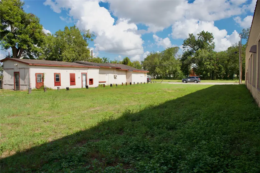 621 E Milam Street, Wharton, TX 77488 - #2