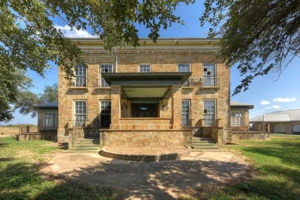 6887 Von Ormy Road, Von Ormy, TX 78073