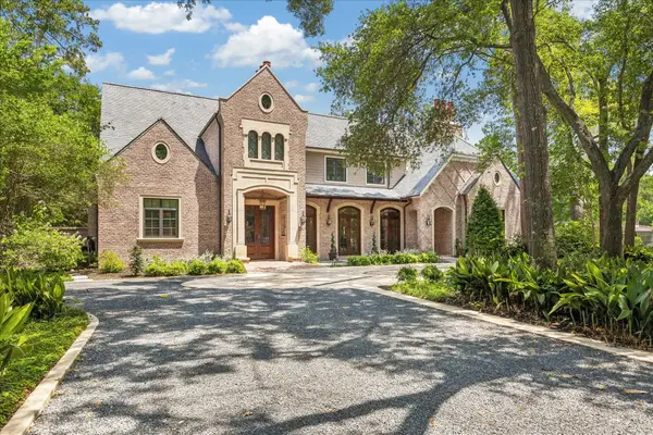 802 Country Lane, Houston, TX 77024