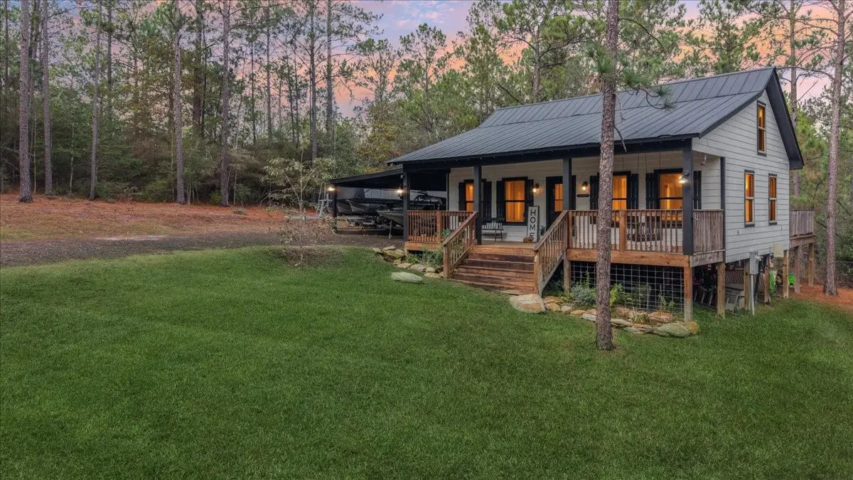 150 Sycamore Drive, Brookeland, TX 75931 - Image #1