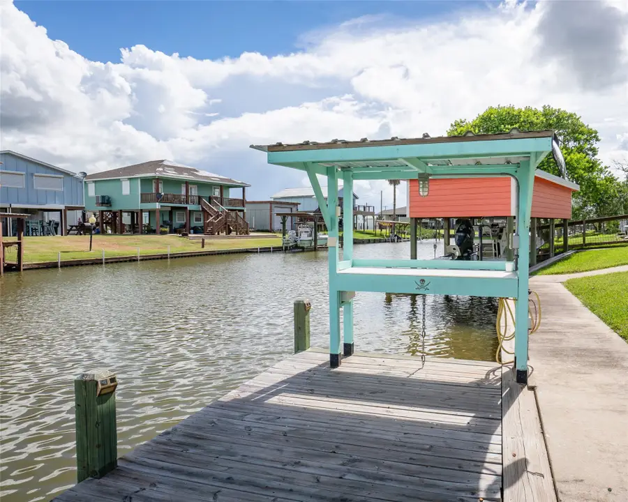 1056 County Road 202, Sargent, TX 77414 - Image #2