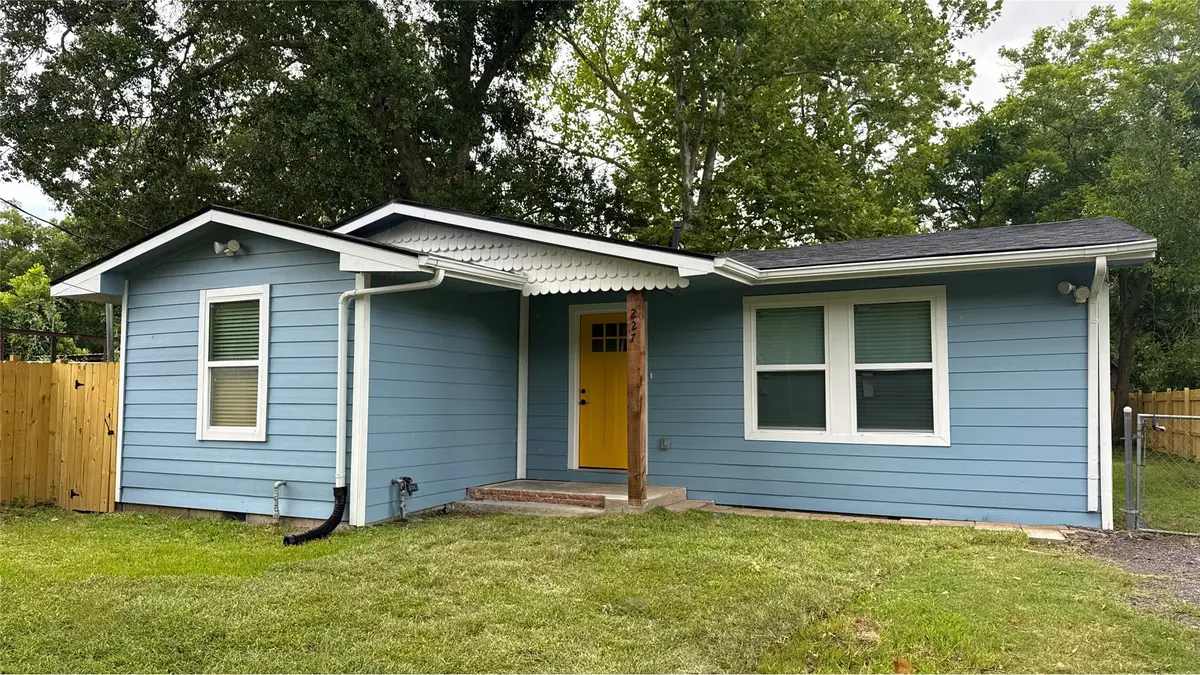 227 Kansas Street, Bacliff, TX 77518 - #1