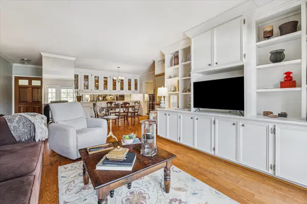 2238 S Piney Point Road #204, Houston, TX 77063