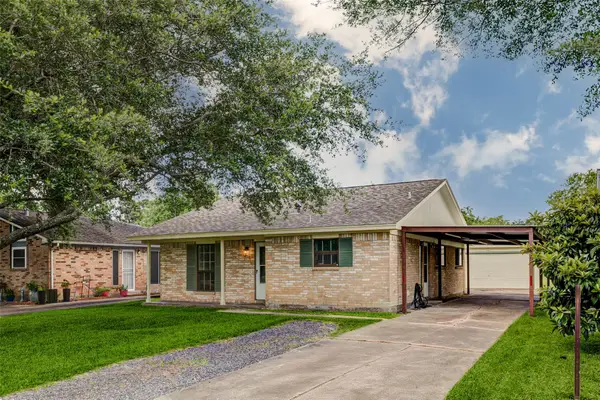 218 S Nugent Street, La Porte, TX 77571
