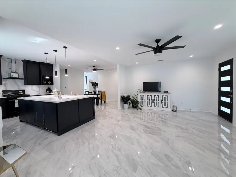 4501 Hirsch Road, Houston, TX 77026 - Image #2