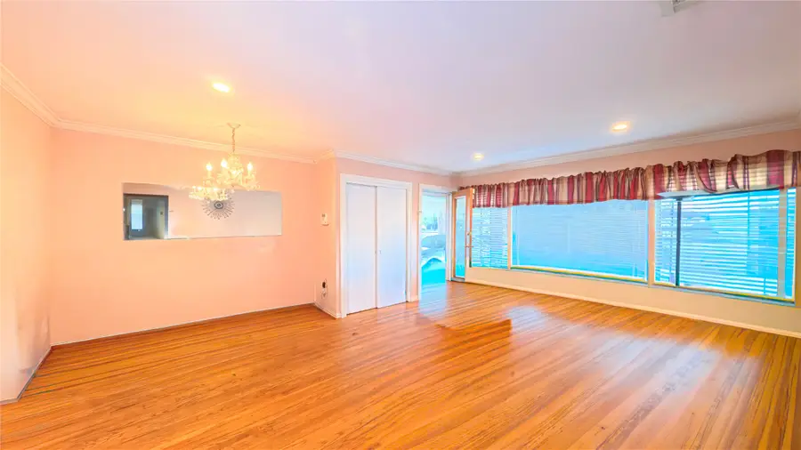 6158 Ridgeway Drive, Houston, TX 77033 - Image #2