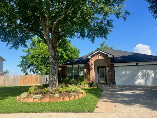 9209 Mahan Drive, La Porte, TX 77571